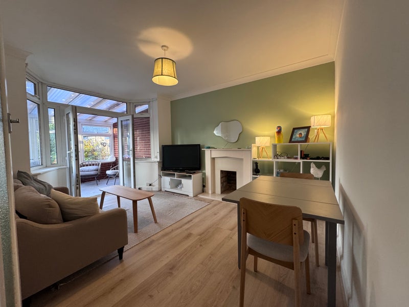 Photo 1: Lounge/Dining Room