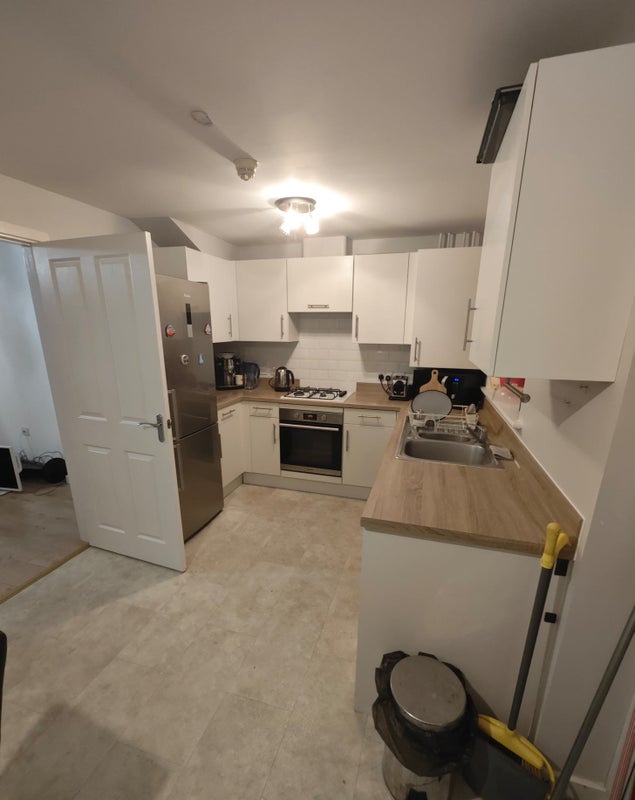 Photo 1: Kitchen