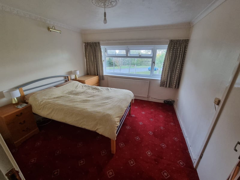 Photo 1: Room 1