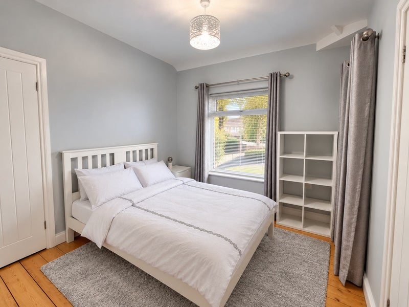 Photo 1: Bedroom 2
