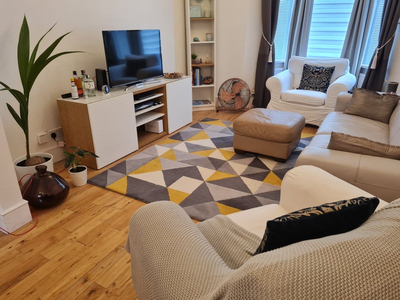 Photo 1: living room