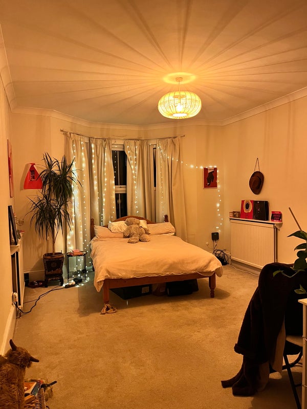Photo 1: Large bedroom