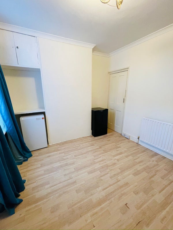 Photo 1: Shared Reception Room