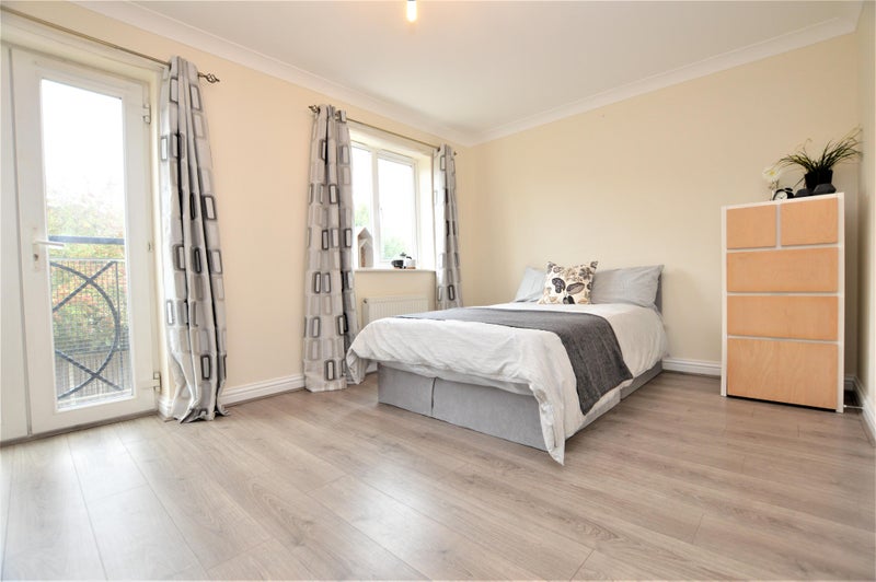 Photo 1: Room 3