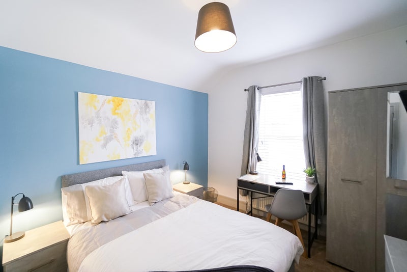 Photo 1: Room 3