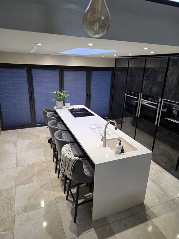 Photo 1: Kitchen