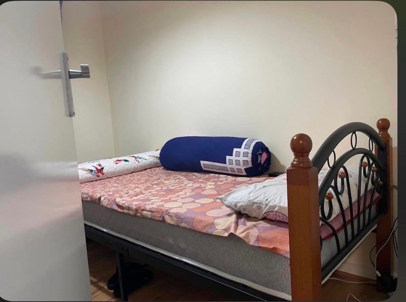 Photo 1: Single room