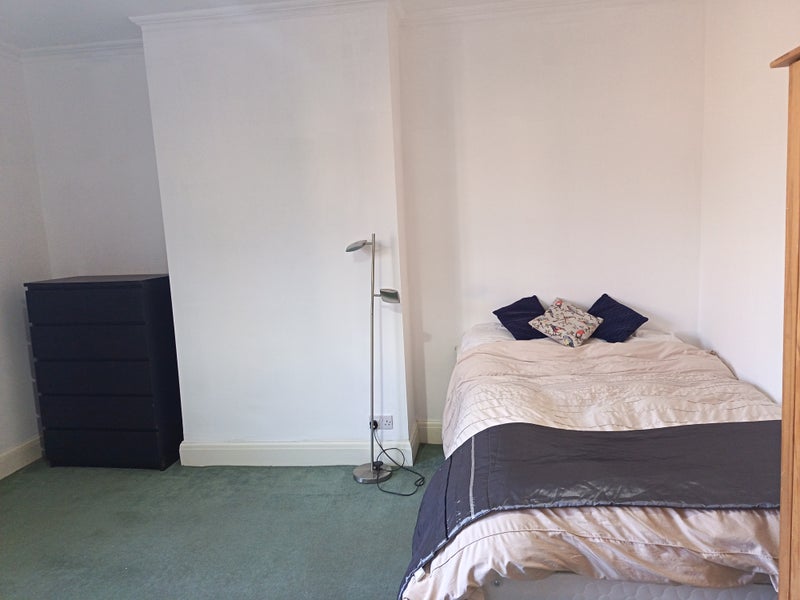 Photo 1: Room picture 1
