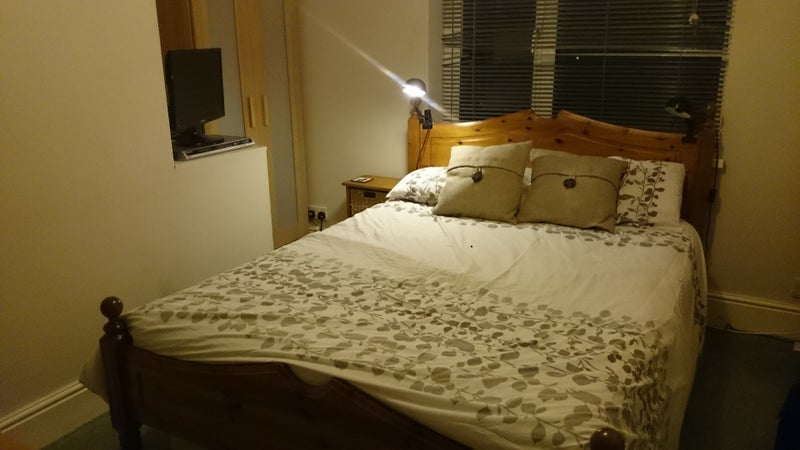 Photo 1: bedroom 