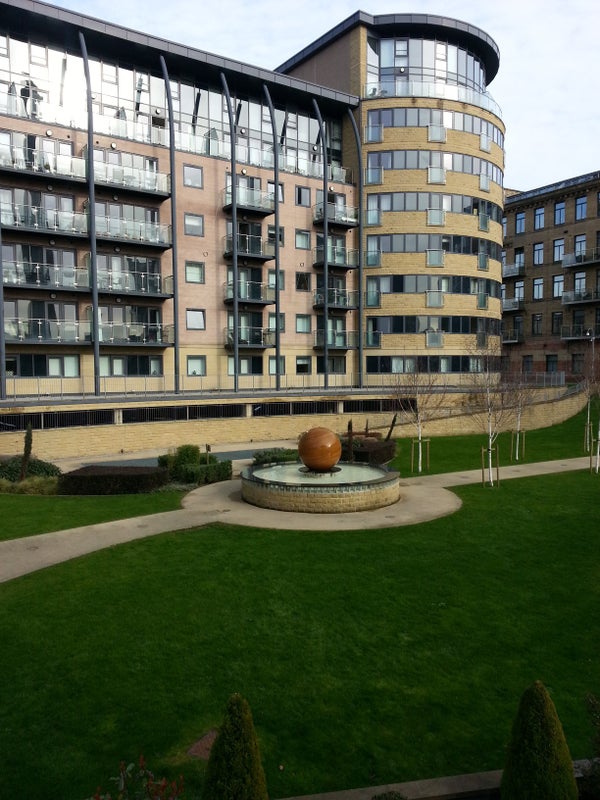 'Victoria Mills River facing double room' Room to Rent from SpareRoom