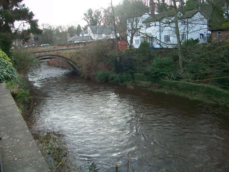 'Marple Bridge 5 mins walk to railway station' Room to Rent from