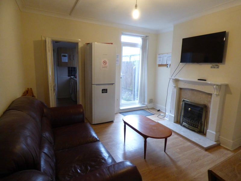 'Rooms In Shirebrook!! ' Room to Rent from SpareRoom
