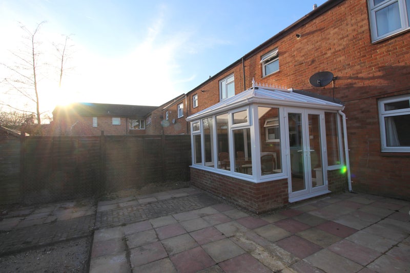 'Zero Deposit Putnoe Bedford + Bills Included' Room to Rent from