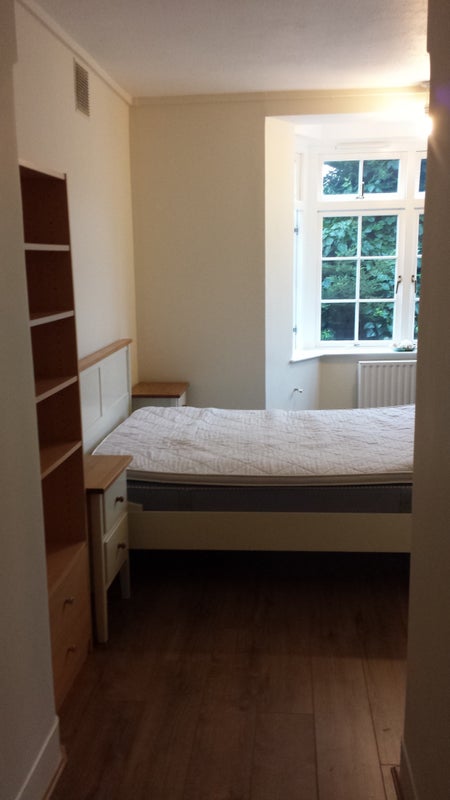 Photo 1: Bedroom