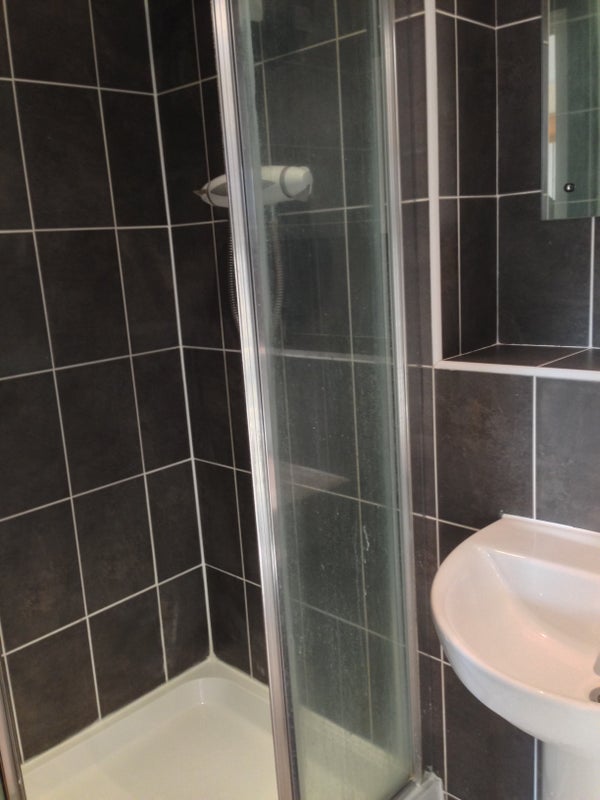 Double Ensuite Room To Rent Borehamwood Double Ensuite Room To Rent Borehamwood