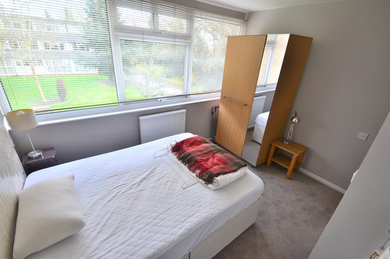'En Suite Room, Mill Close Wokingham' Room to Rent from SpareRoom