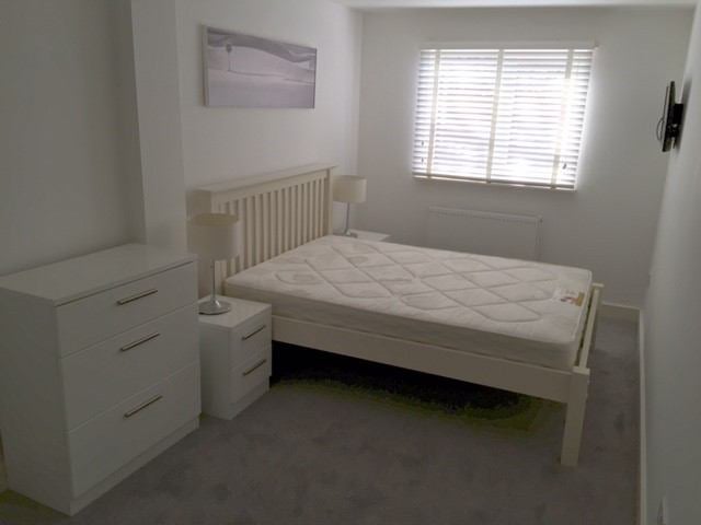 Photo 1: Bedroom 1 £900PCM - available NOW