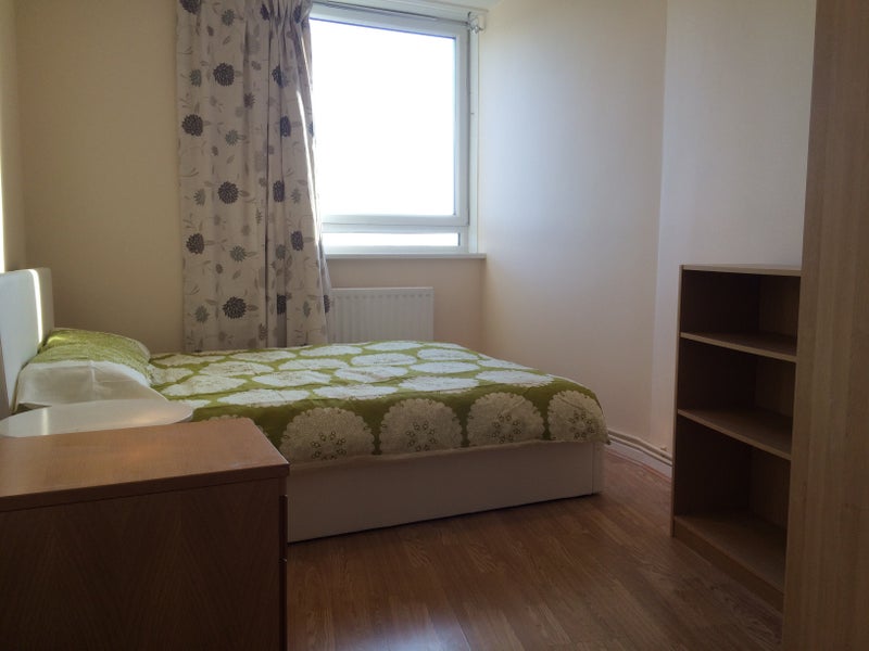 'Pets Friendly Whole Flat In Woolwich 3 Rooms ' Room to Rent from SpareRoom