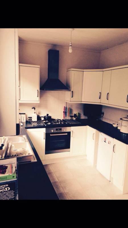 Photo 1: Modern dining kitchen