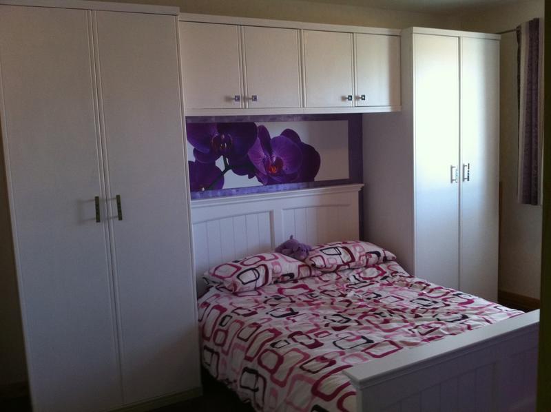 Photo 1: Bedroom