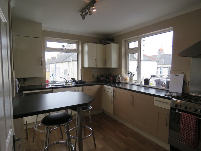 Photo 1: The kitchen 