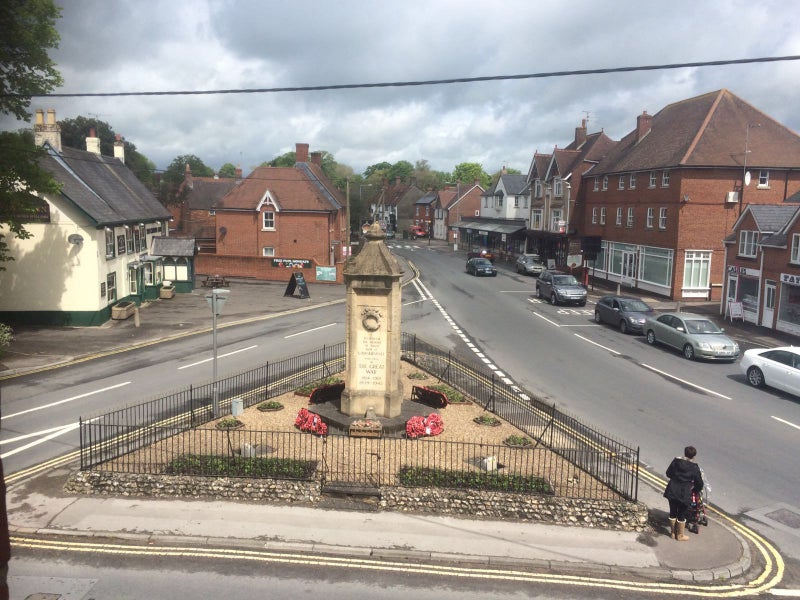 'Studio flat in the centre of Ludgershall' Room to Rent from SpareRoom