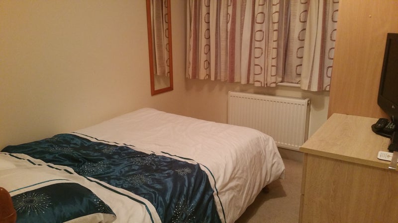 Photo 1: bedroom