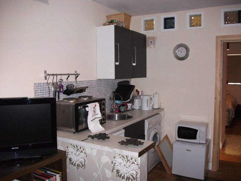 Photo 1: Kitchen