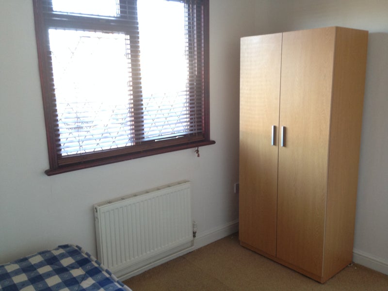 Photo 1: Single room