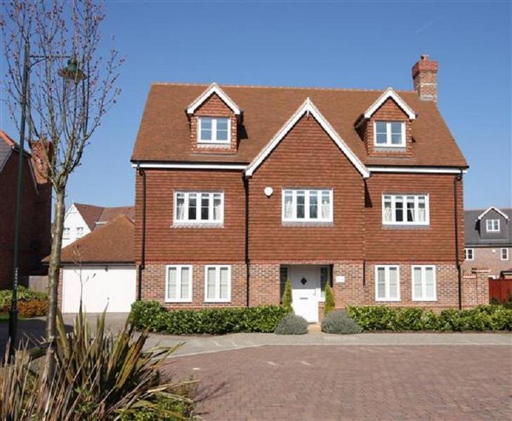 'Luxury Rooms to Let in Kings Hill, West Malling' Room to Rent from