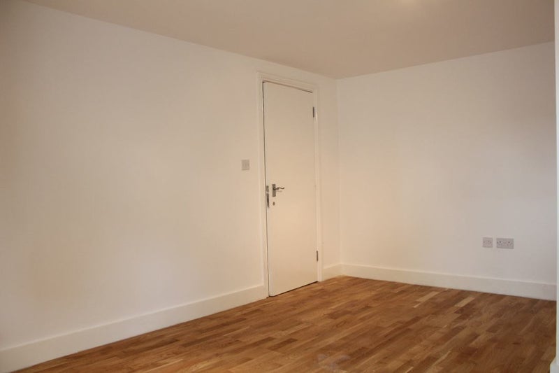 Brand New Spacious Double Room In Ealing Brand New Spacious Double Room In Ealing