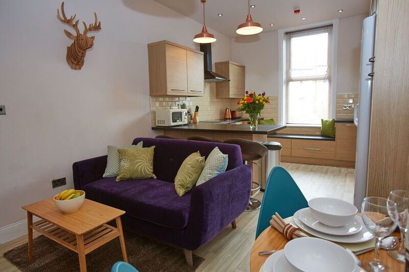 Photo 1: Fabulous spacious kitchen area