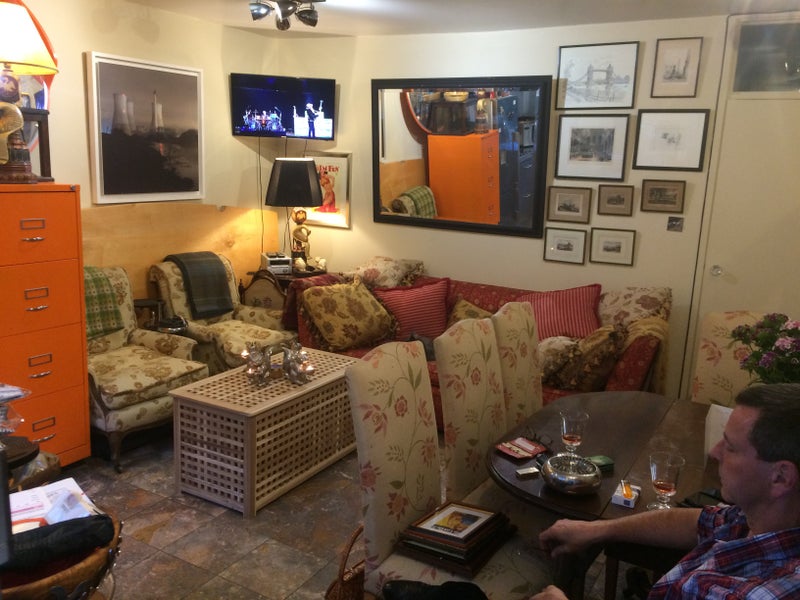 Photo 1: Sitting Room Area