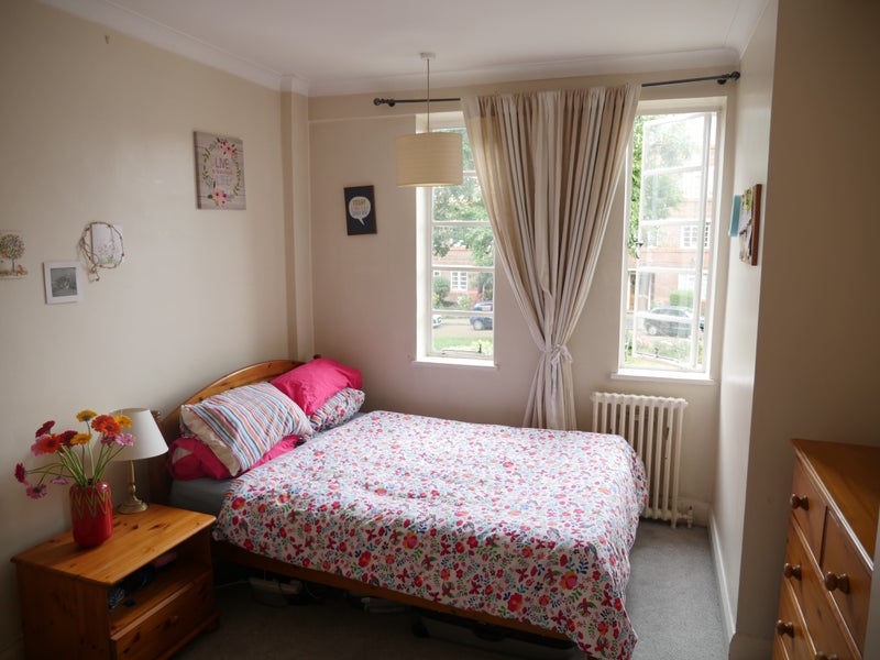 'Double bedroom in historic Du Cane Court, Balham' Room to Rent from