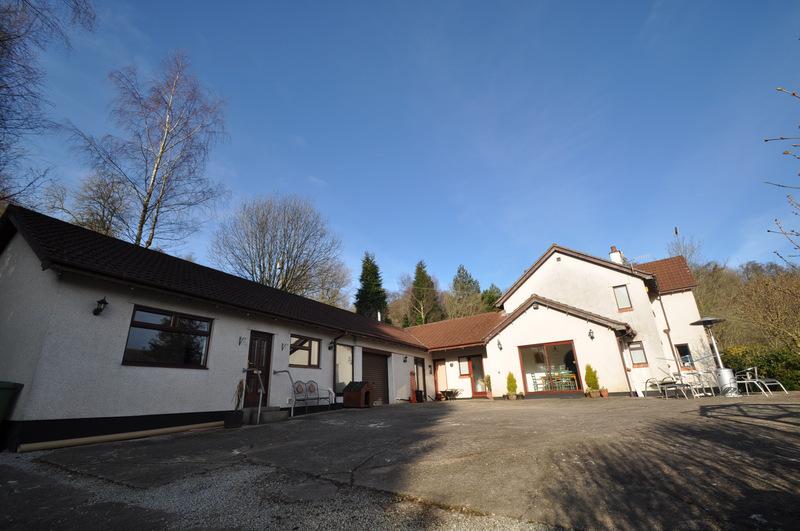 'Double bedroom apartment for rent (bills included)' Room to Rent from