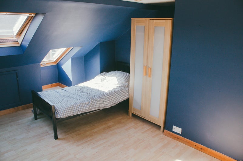 Photo 1: Bright room, newly redecorated and refurbished