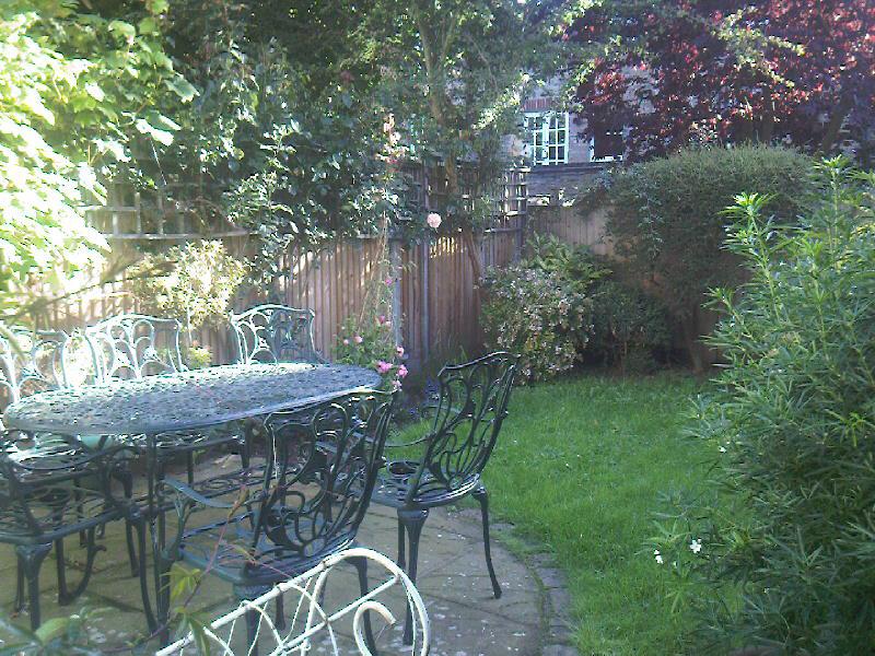 Photo 1: Garden, secluded maintained
