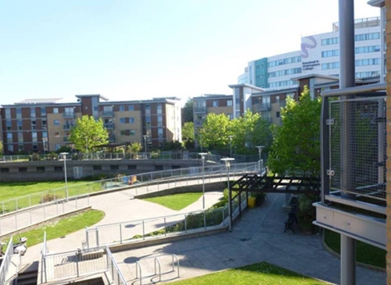 'Bracknell Centre Apartment' Room to Rent from SpareRoom