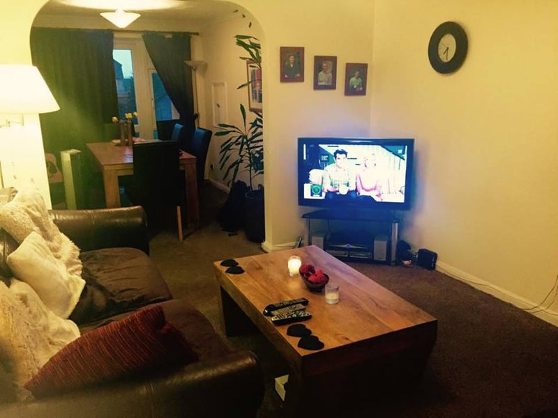 Photo 1: Lounge/dining room