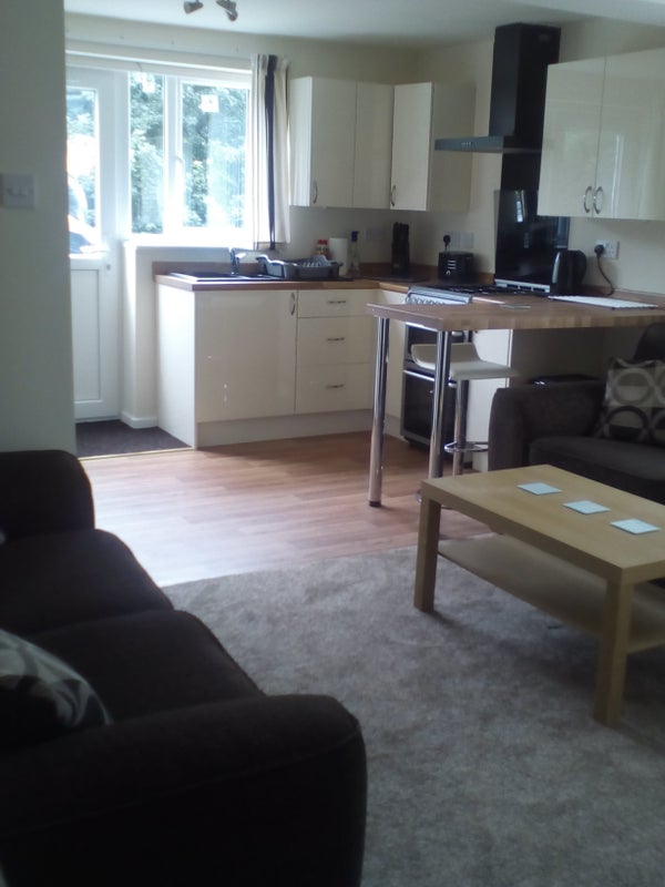 Photo 1: lounge