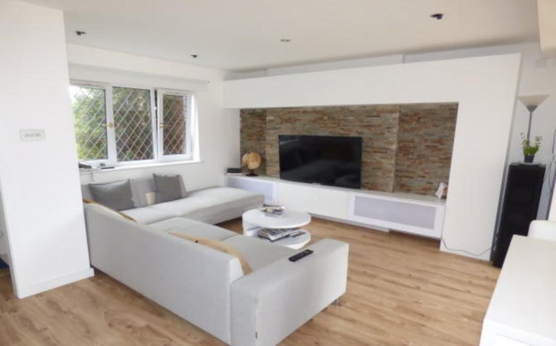 Photo 1: Open Plan Living room