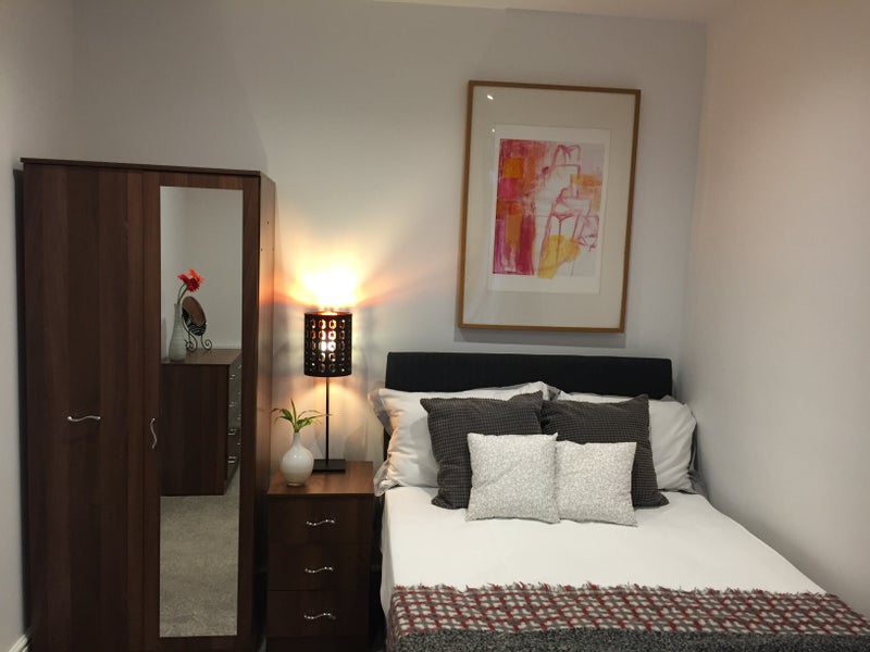 Photo 1: Bed 4 - double, shared bathroom,