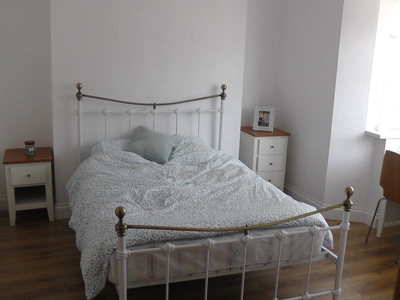 Photo 1: Room 1 (Double)