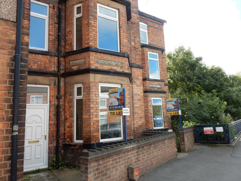 'Double Bedroom Station Street, Ilkeston' Room to Rent from SpareRoom