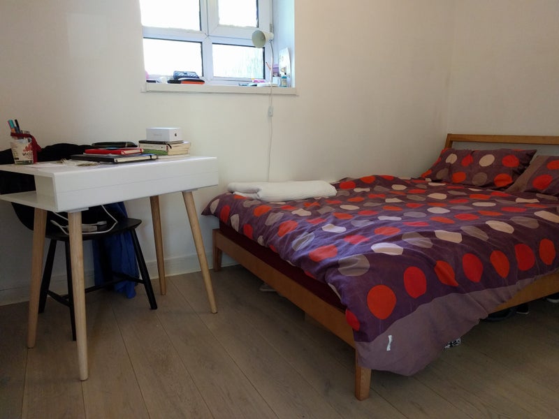 Photo 1: The room...