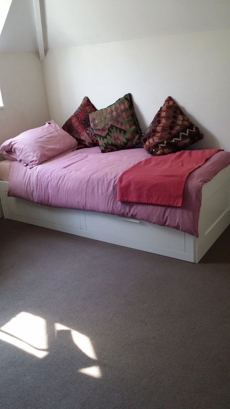 Photo 1: new room available