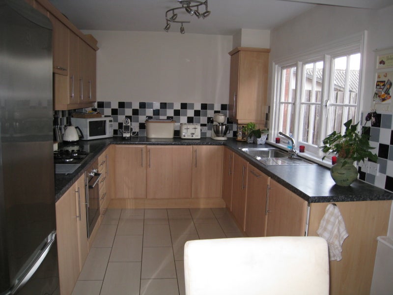 'Lovely two bed cottage in the heart of Alvechurch' Room to Rent from