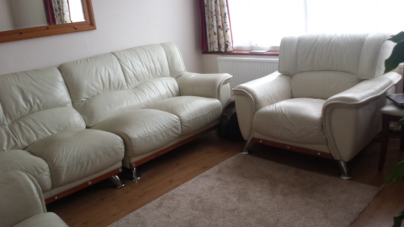 Photo 1: Living Room