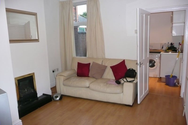 'Self contained flat centre of Leicester' Room to Rent from SpareRoom