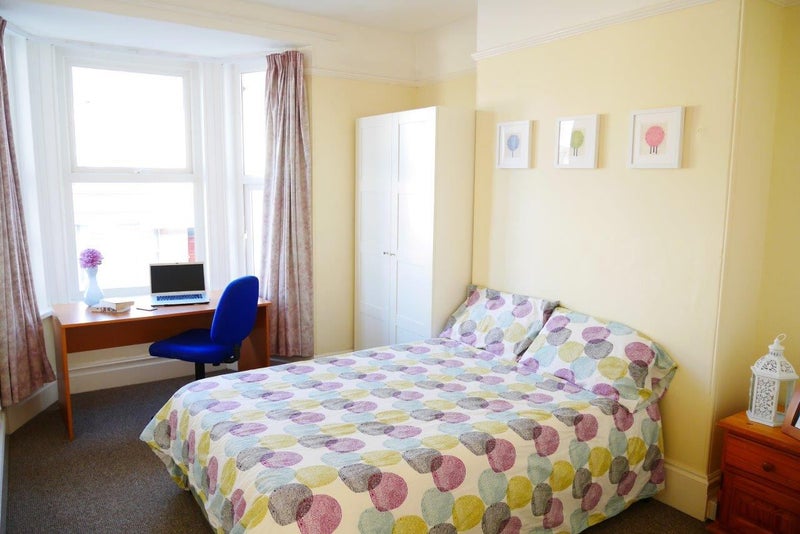Photo 1: Bedroom 5